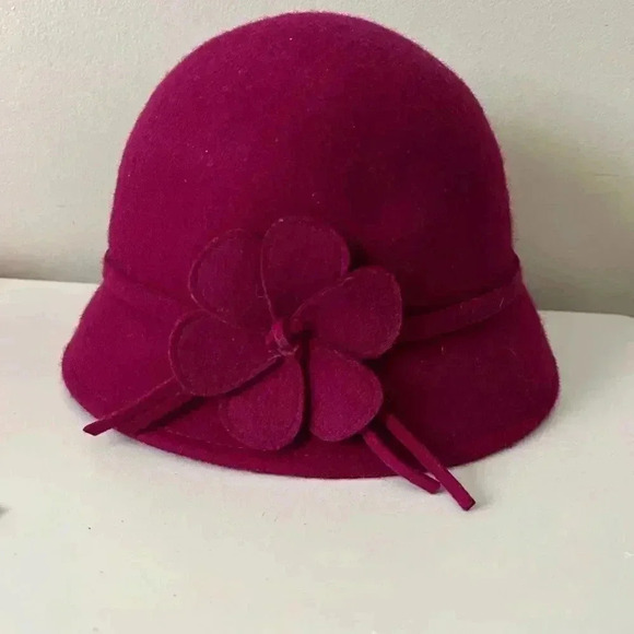 Beautiful vintage  magenta wool hat - Picture 3 of 5